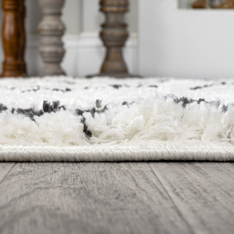 Schlenker Moroccan Diamond Shag White/Gray Rug, Runner 2' x 10'