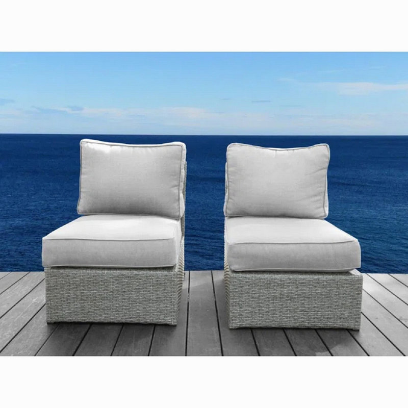 Chaise de patio avec coussins entièrement assemblée