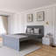 Lit plateforme simple en bois avec tiroir et deux tablettes-1758529088