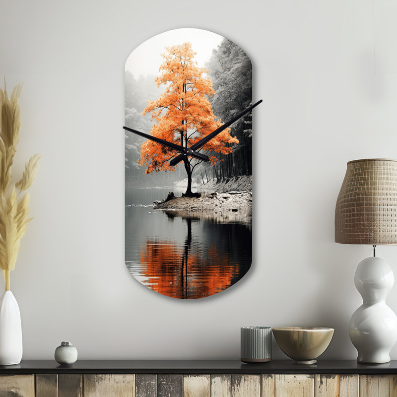 Orange et gris forêt Autumn Elegance II - horloge murale cylindrique en métal forêt, impression d'horloge murale asymétrique orange