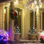 Arbre de Noël artificiel pré-éclairé 2,5 pi avec 2 branches 2,5 pi / 30 po, 70 lumières DEL blanc chaud, baies rouges, pommes de pin, boules, vert