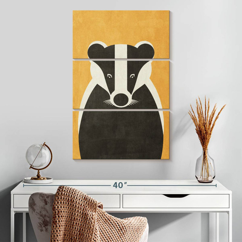 Ashelle Fauna Badger, 32" H x 20" W