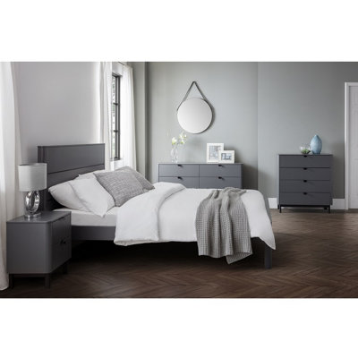 Janine Configurable Bedroom Set