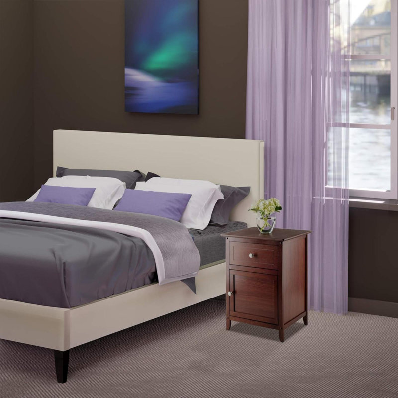 Taryn 18.9'' W Nightstand, Brown