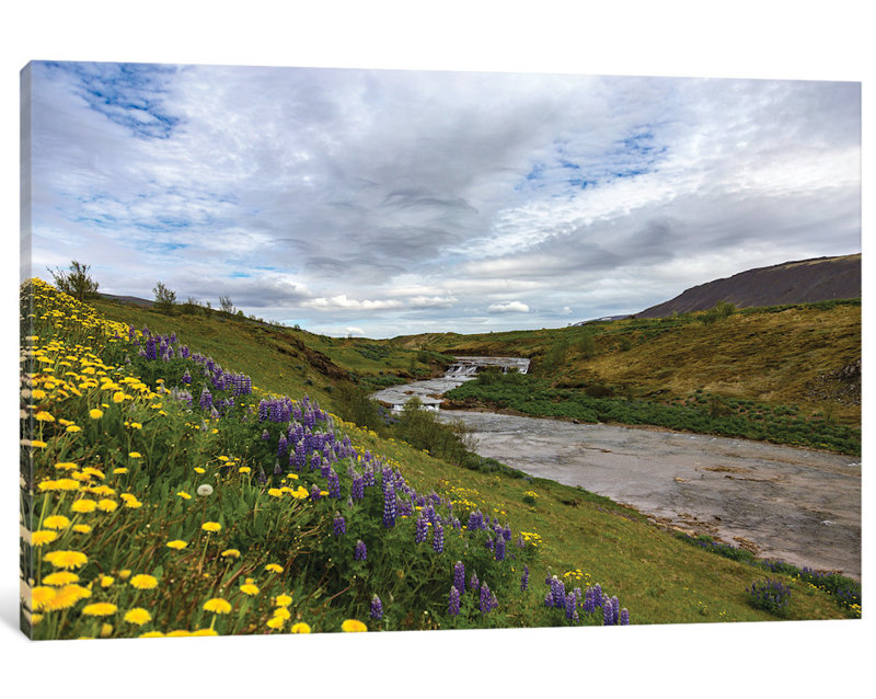 « minuit en islande », reproduction de photo sur toile, H 18 po x l 26 po x P 1,5 po