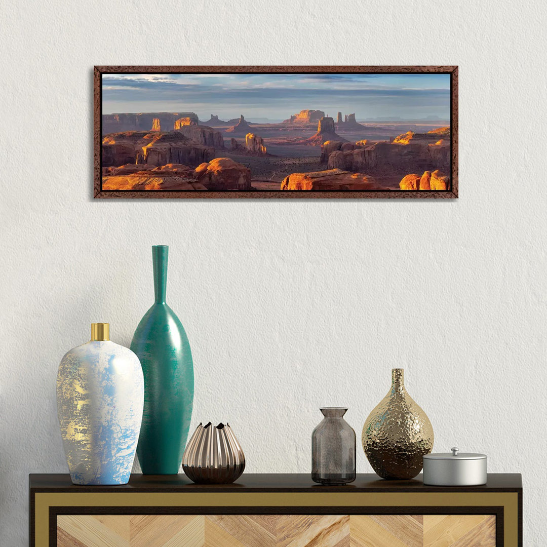 Hunts Mesa Navajo Tribal Park II von Susanne Kremer - Panoramaleinwand auf Leinwand Giclée auf Leinwand