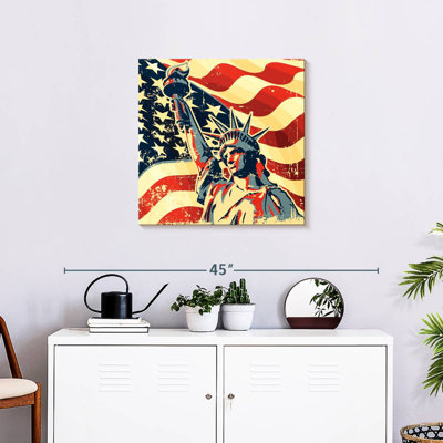 Nicci Statue Of Liberty American Flag
