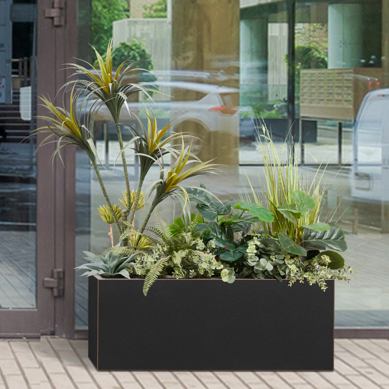 Boîte à fleurs Tormund, H 15 po x l 38 po x P 15 po, Noir / bordure dorée