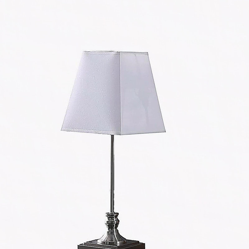 Lampe de table carrée 18,75 po In Century