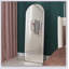 Miroir arqué pleine longueur 4ème génération avec cadre en alliage d'aluminium, parfait pour les salles de bain, les chambres à coucher et les espaces de vente au détail.
