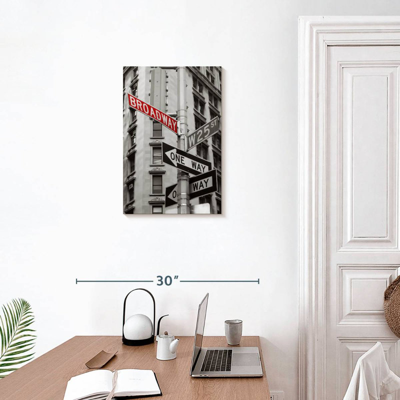 Mehar NY Broadway Sign Pop, H 24 po x l 16 po