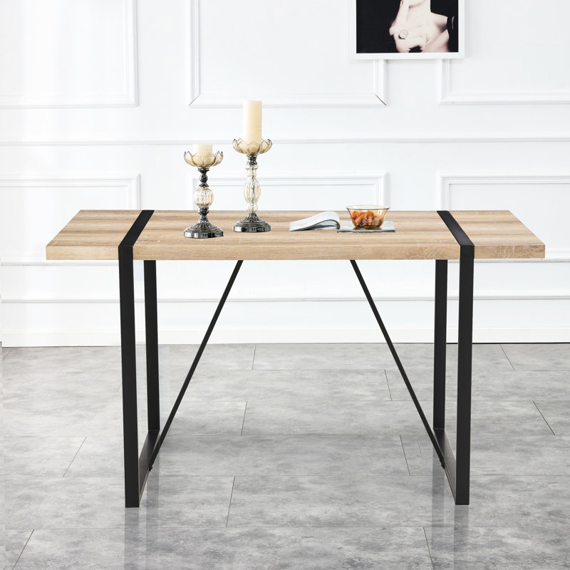Table de salle à manger rectangulaire industrielle, 55,1 po x 31,4 po x 29,9 po, plateau de table en bois d'ingénierie épais de 1,5 po et pieds en métal thermolaqué noir, pour la maison pouvant accueillir 4 à 6 personnes, cuisine