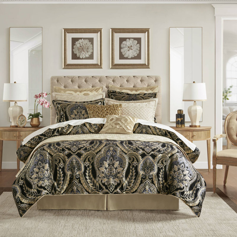 4 PCS King Comforter Set, King Comforter + 3 Additional Pieces