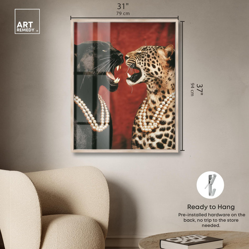 «Two Queens Shadowbox Print» par Art Remedy, H 37 po x l 31 po, Crème, crème