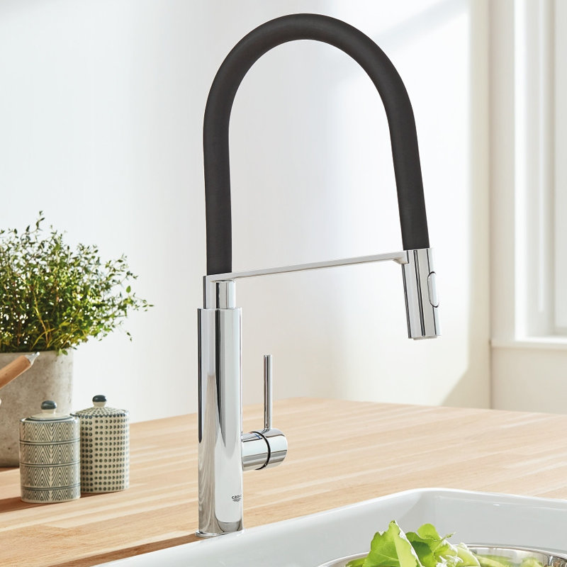 Concetto™ Pull Down Touch Single Handle Kitchen Faucet With Accessories, StarLight Chrome