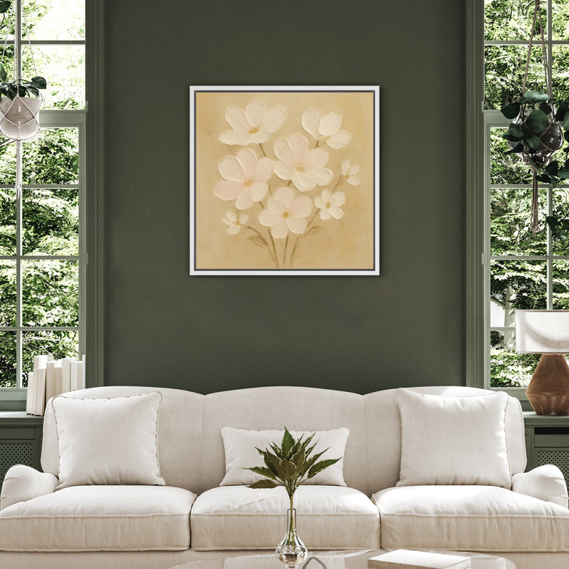 Doux bouquet floral blanc sur fond neutre chaleureux - impression sur toile encadrée, H 24 po x l 24 po x P 1,5 po