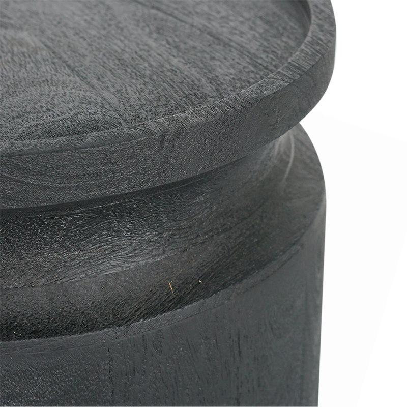 Charmante table d'appoint cylindrique en bois pour une décoration polyvalente