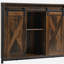 Buffet bar, meuble de cuisine avec portes coulissantes de style grange, rangements et étagères réglables, idéal pour le salon ou un bar à domicile, couleur brun rétro.