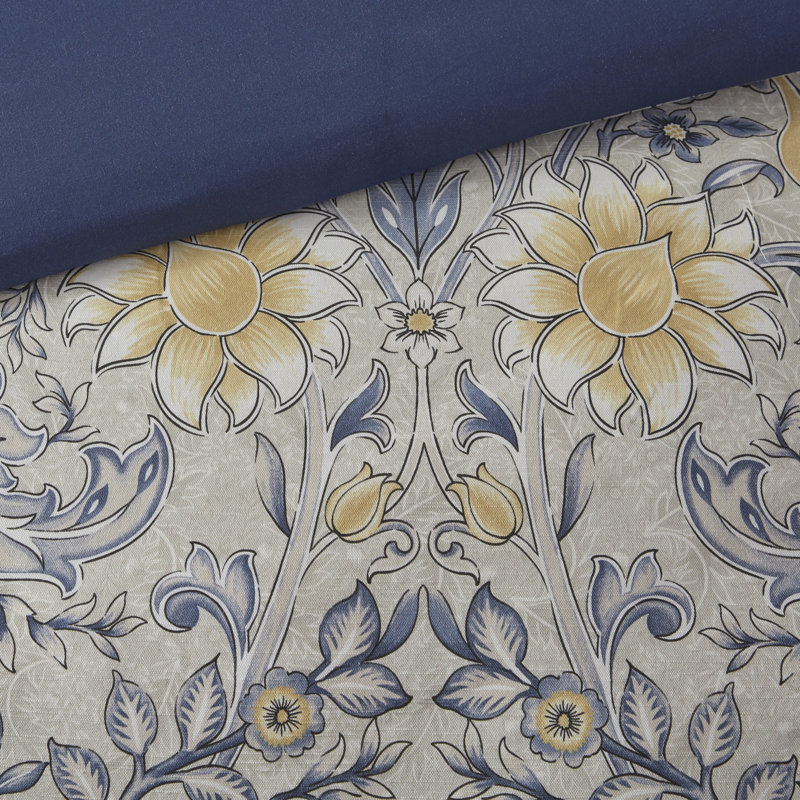 Full Blue Cotton Bedspread Set with Tassel Embellishments
