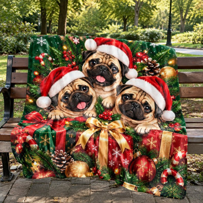 Cute Pug Christmas Blanket, Festive Holiday Fleece Throw, Cozy Winter Gift for Sofa, Couch, Bedroom, Living Room Home Decoration