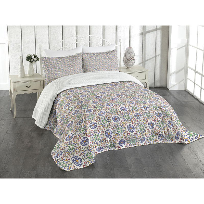 Ambesonne Geometric Bedspread Set  Portuguese Plant Design  Multicolor, Queen Coverlet / Bedspread + 2 Standard Shams