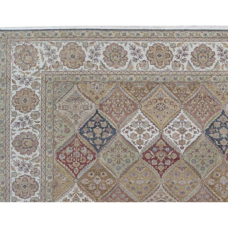 Tapis multicolore et ivoire noué à la main de haute qualité