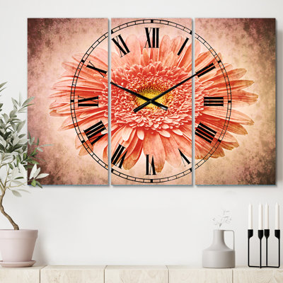 Marguerite simple sur fond blanc - horloge murale traditionnelle