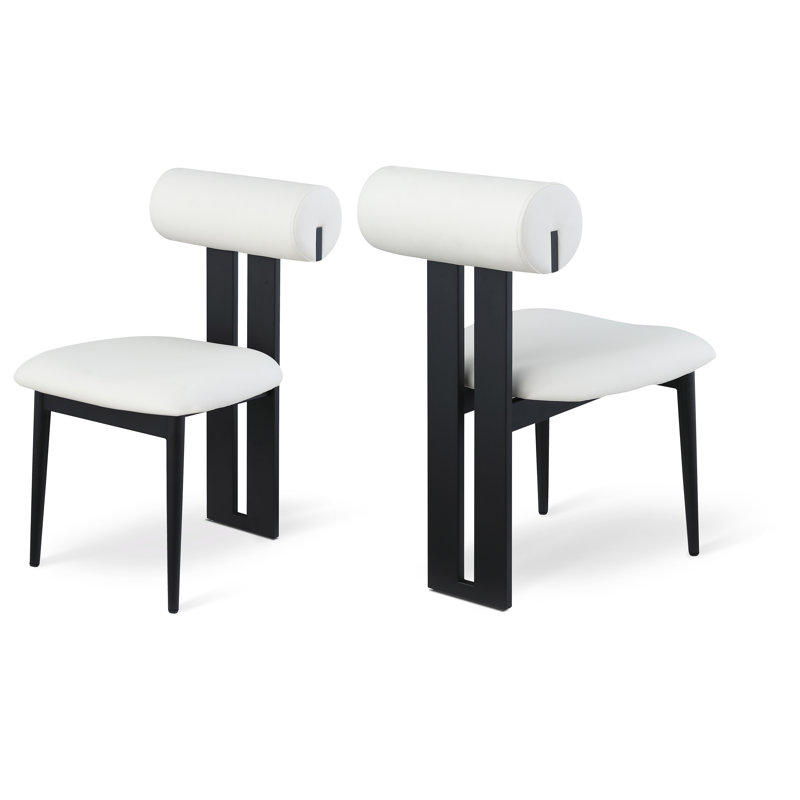 Chaise de salle à manger rembourrée Dario, Cuir crème végétalien, Noir mat