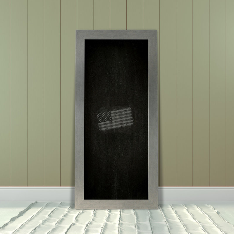 Tableau noir fixé au mur, H 78 po x l 18 po