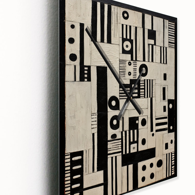 Horloge murale moderne en noir et blanc Urban Wisdom, H 40 po x l 30 po x P 1 po
