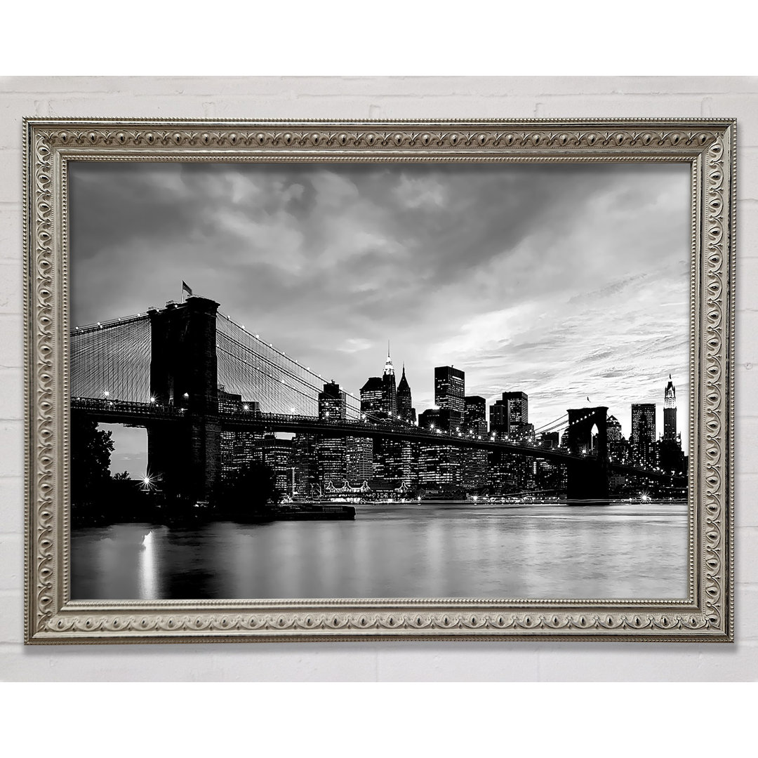 NYC Brooklyn Bridge B N W Cloudy Night - Einzelne Bilderrahmen Kunstdrucke