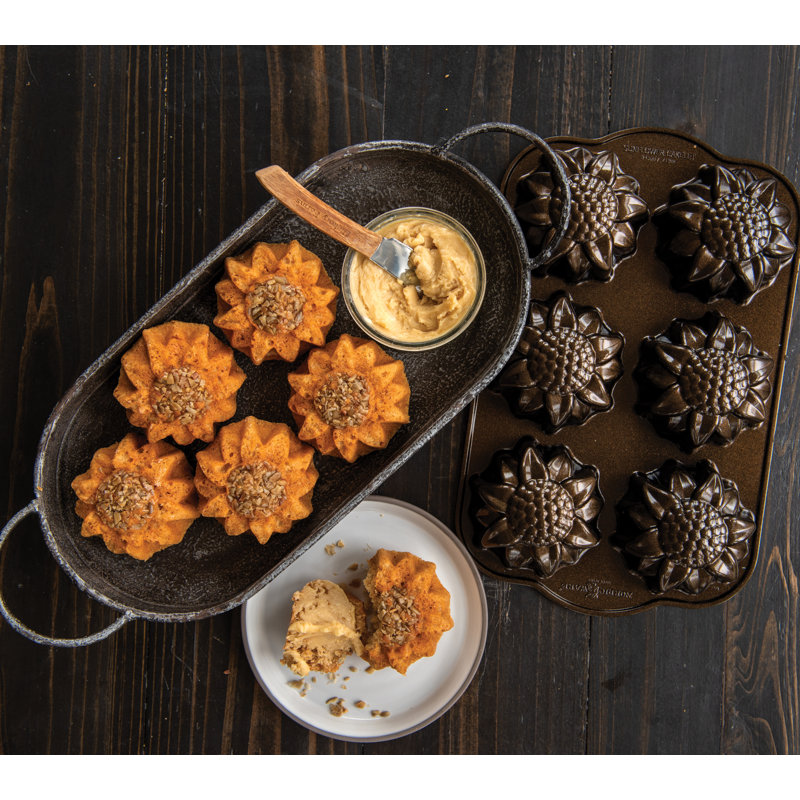 Nordic Ware Sunflower Cakelet Pan