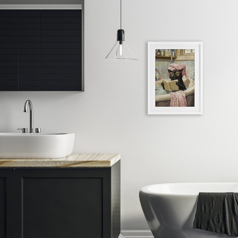 «Kitty Care Bathaign», reproduction encadrée sous verre, design par LSR Design Studio, H 20 po x l 14 po, Cadre blanc côtier