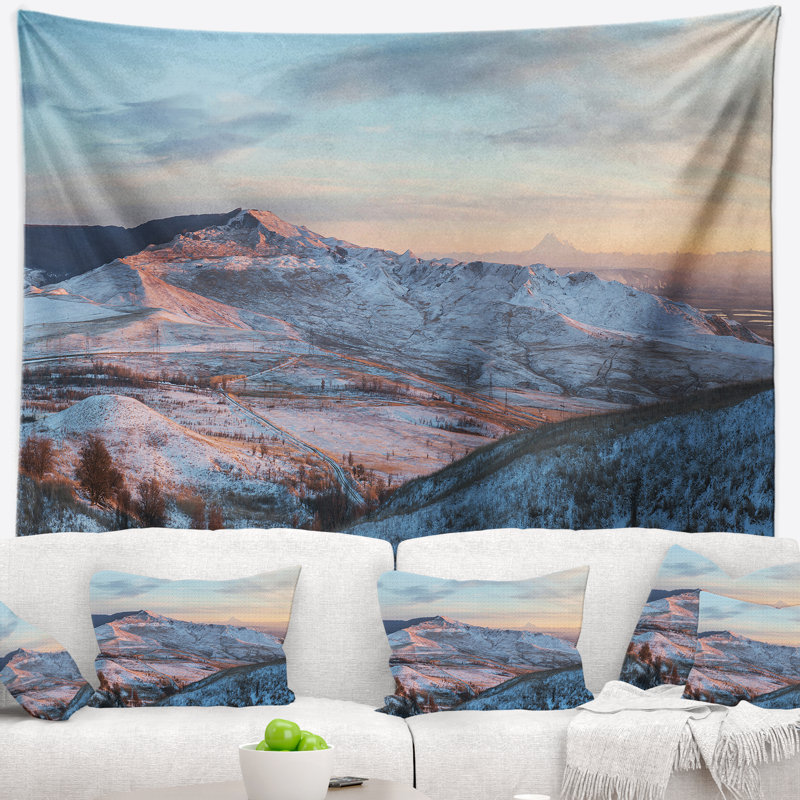 Tapisserie vue du paysage depuis le mont Strizhament, H 32 po x l 39 po