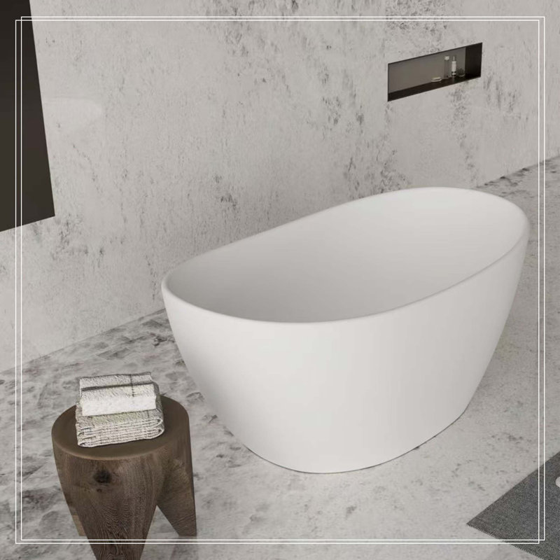 67 po. X 31,5 po. Baignoire de trempage autoportante à surface solide blanc mat avec drain central