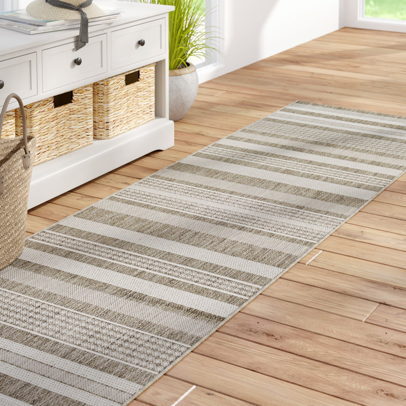 Tapis rayé intérieur / extérieur Sania, Champagne ivoire / taupe, Tapis de couloir 2 pi 3 po x 11 pi 9 po