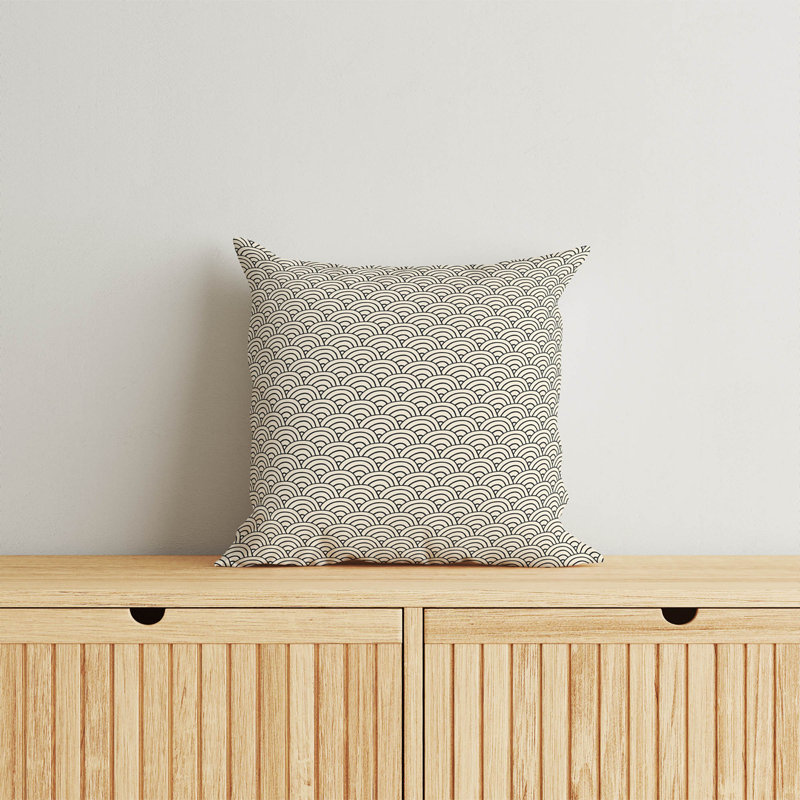 Coussin Classic Seigaiha, Minuit gris anthracite géométrique, Carré 16 po