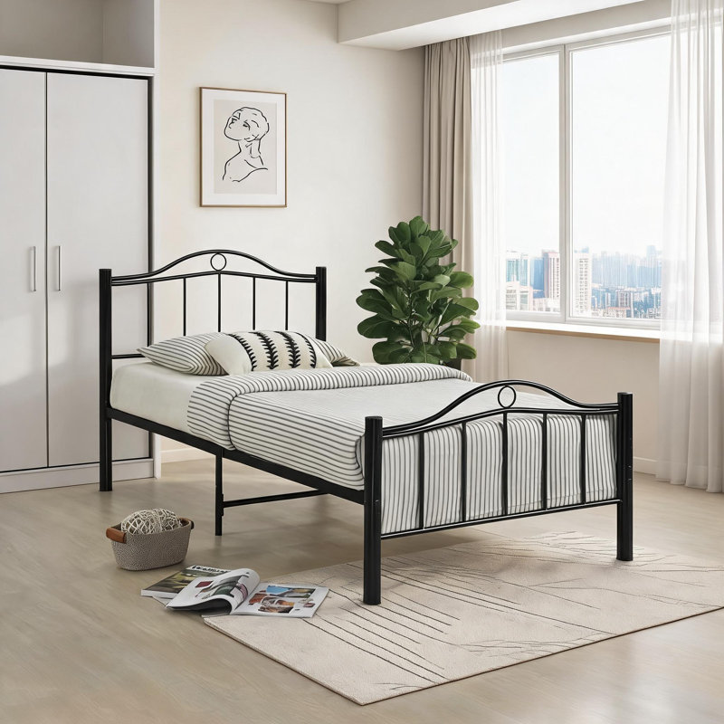 Lit plateforme élégant en métal noir, lit simple, support robuste pour chambre à coucher résidentielle avec tête et pied de lit