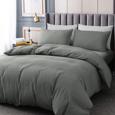4-Piece Microfiber Duvet Cover Set – Pillowcases & Fitted Sheet