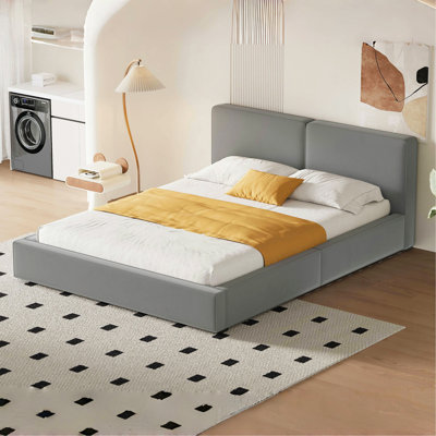 Grand lit plateforme tapissier avec tissu en velours, lit au sol avec structure solide, gris