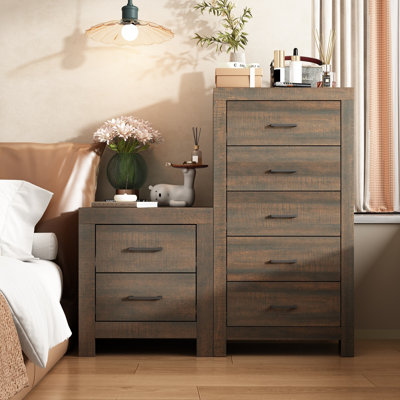 Bedroom Set With Nightstand And Chest by Gracie Oaks