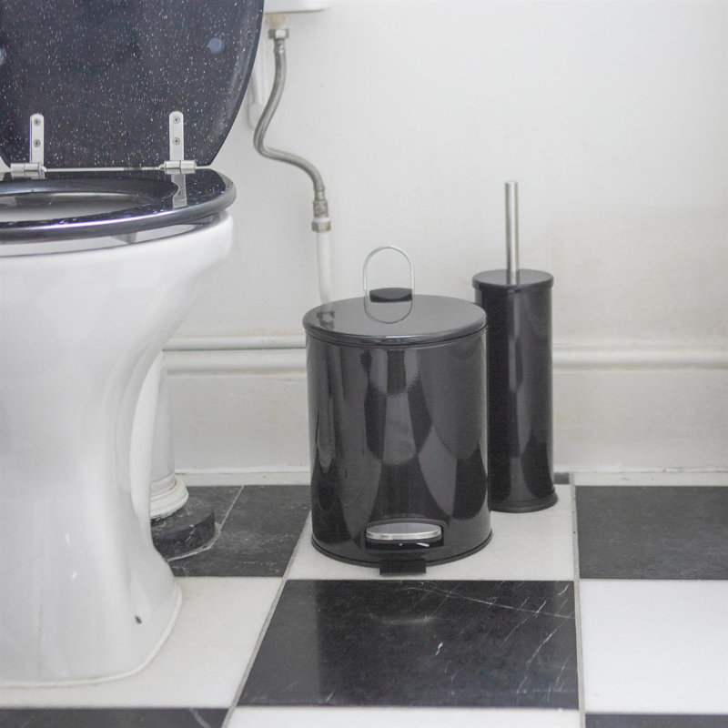 Harbour Housewares - Round Bathroom Pedal Bins, Black