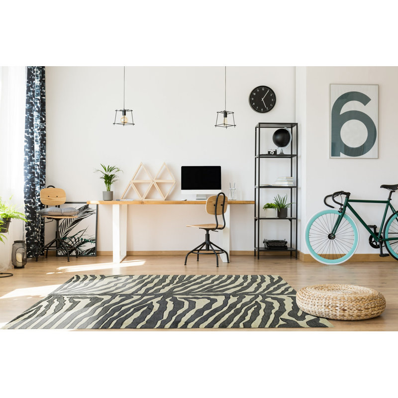 Hand Tufted Wool Area Rug in Gray