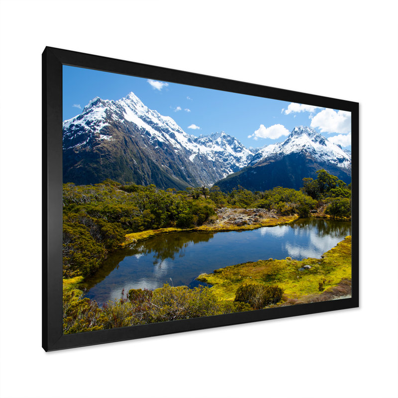 «In the Wilderness of Alaska II», reproduction, H 34 po x l 44 po x P 1,5 po, Cadre photo noir