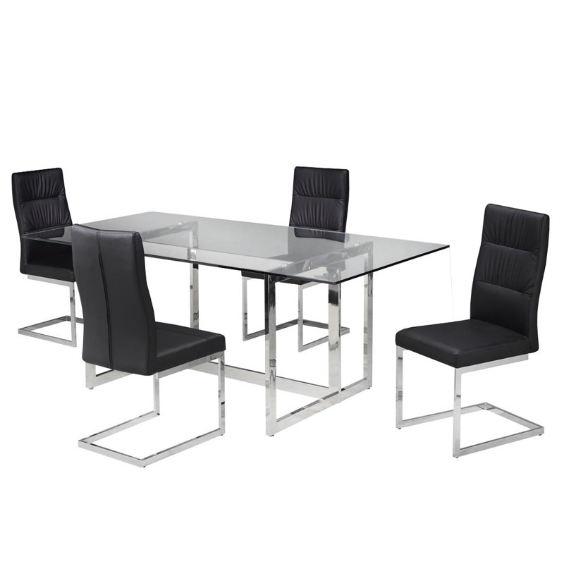 Ensemble repas pour quatre personnes, Noir