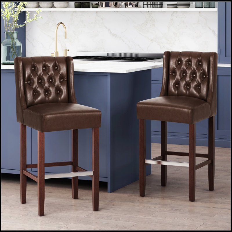 Tabouret de bar pivotant à hauteur réglable avec assise et dossier rembourrés, pour les cuisines et les bars modernes.