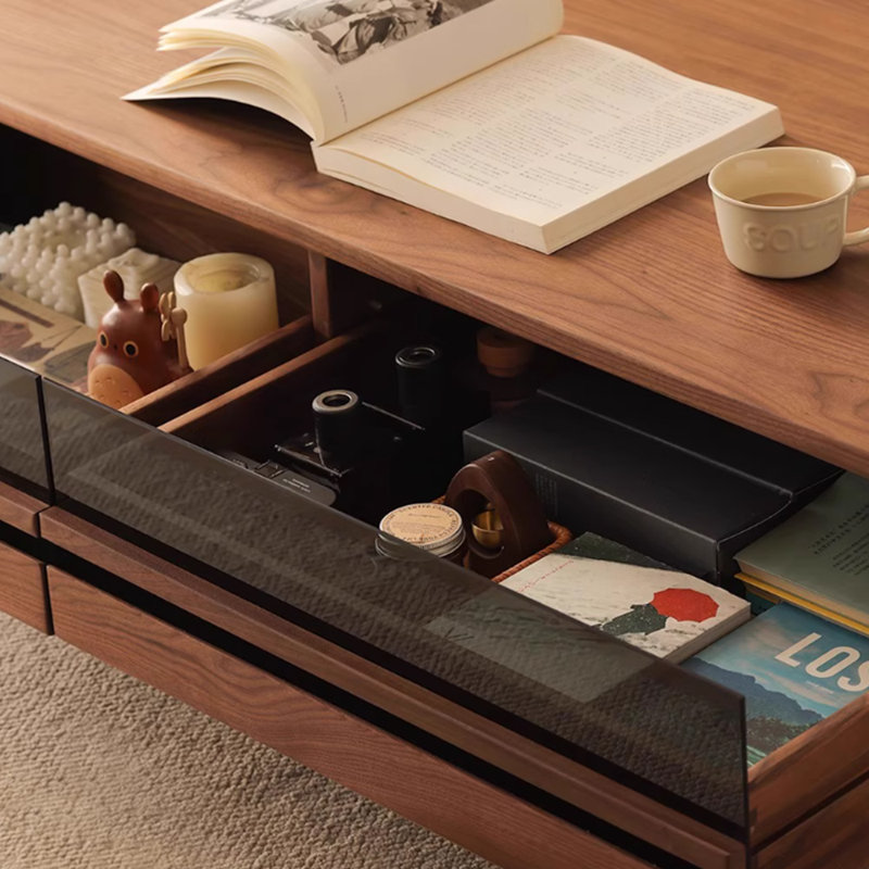 Table basse en bois massif au design rétro