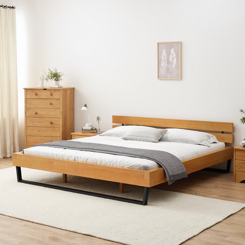 Le pin naturel rencontre l'acier noir mat, le cadre industriel chic et le matelas de 6 po, Très grand lit