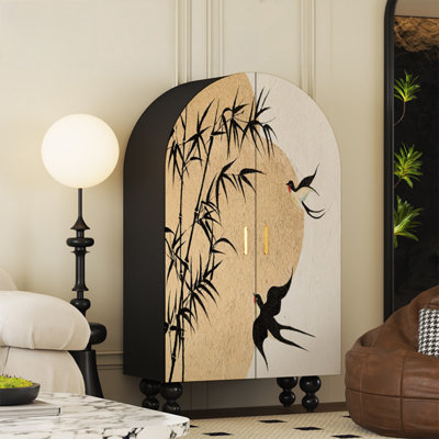 Armoire arquée avec tablettes et portes