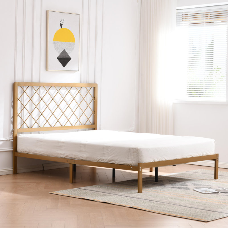 Lit plateforme en métal Konrad, Or, Grand
